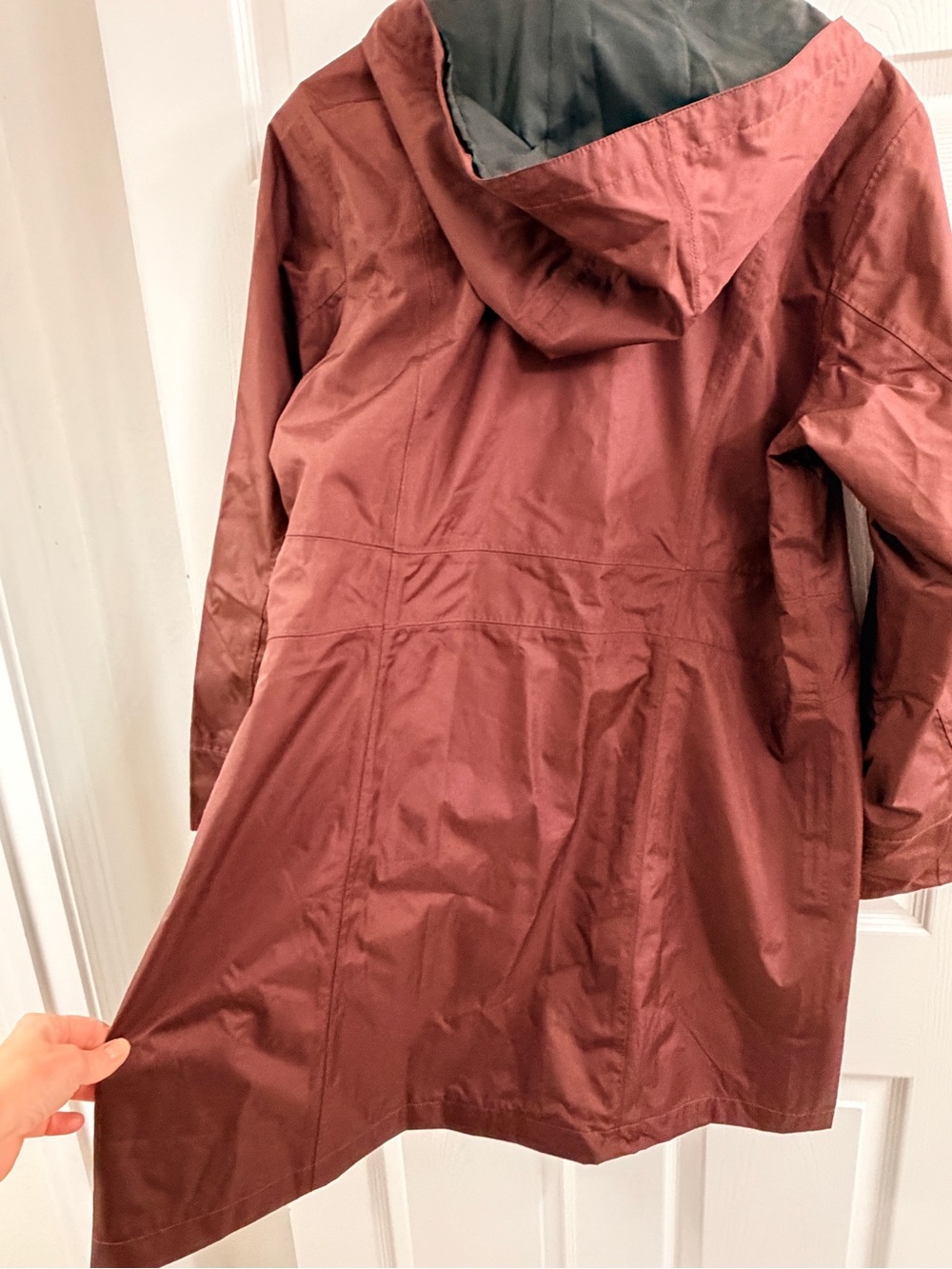 Eddie Bauer Women's Maroon Hooded Trench Coat- GIRL ON THE GO RAINCOAT TRENCH - Picture 6 of 11